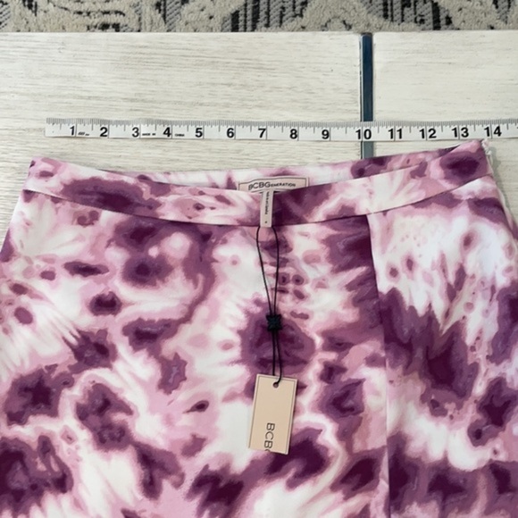 NWT BCBGeneration
Tie Dyed Satin Pencil Skirt - Picture 6 of 10